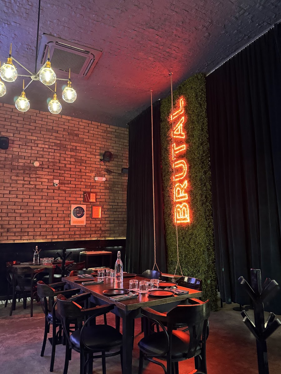Brutal Kitchen Bar