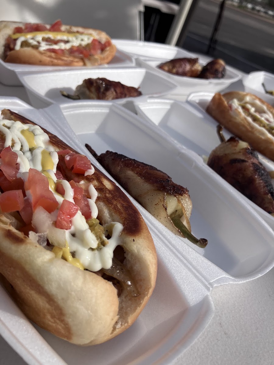El Teo Hot Dogs