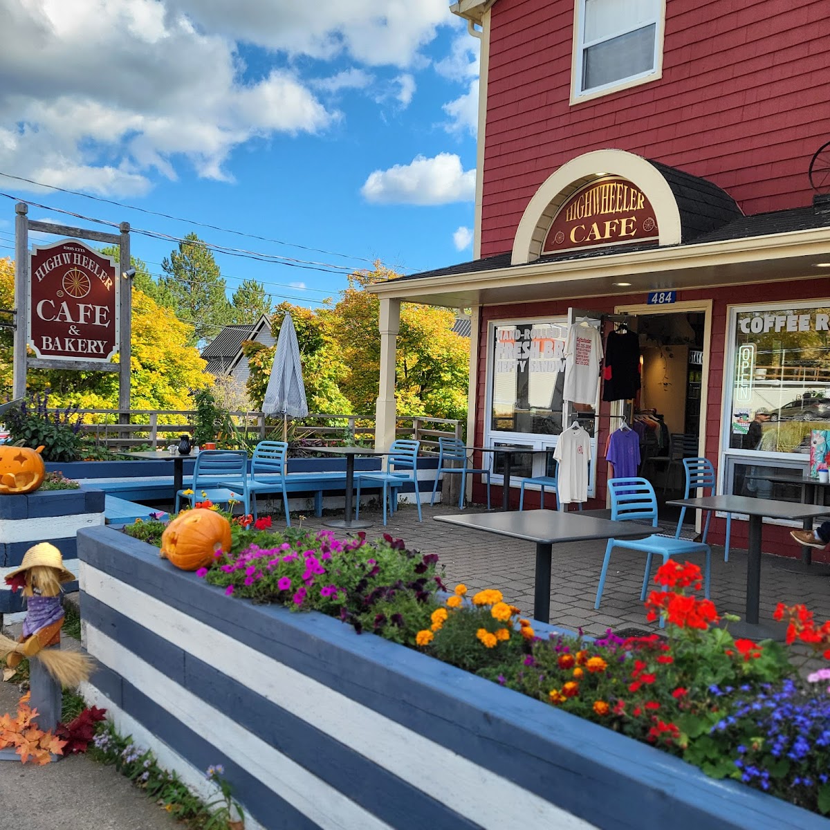 Highwheeler Cafe & Bakery
