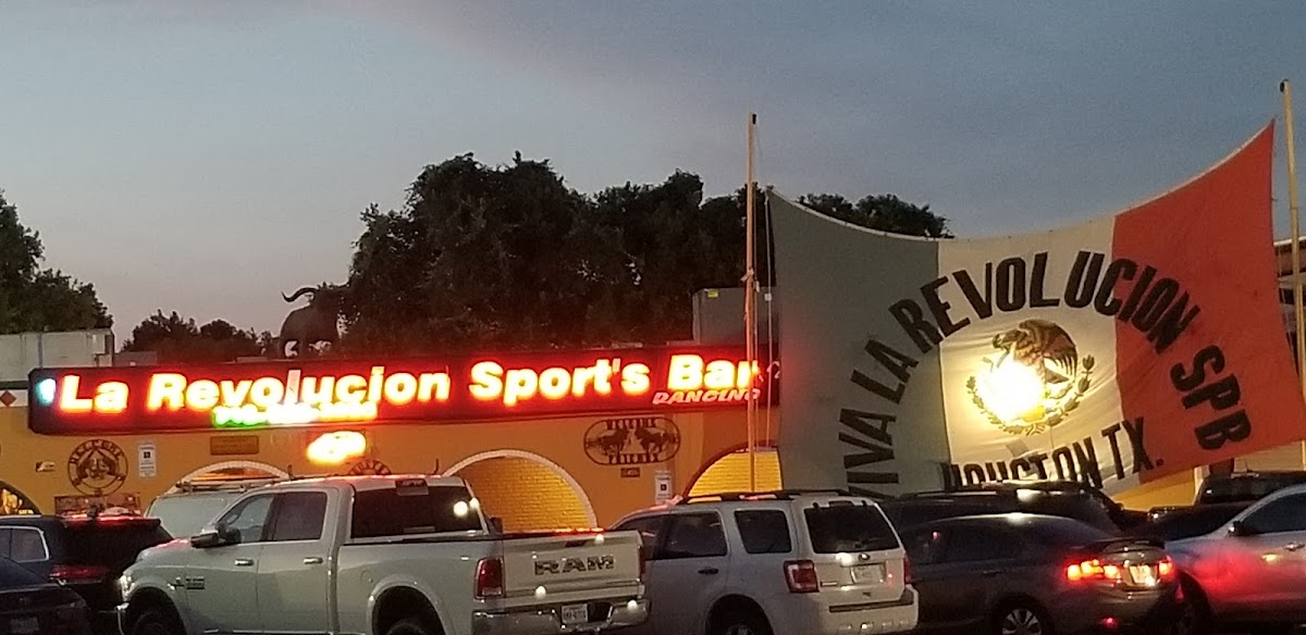 La Revolucion Sports Bar