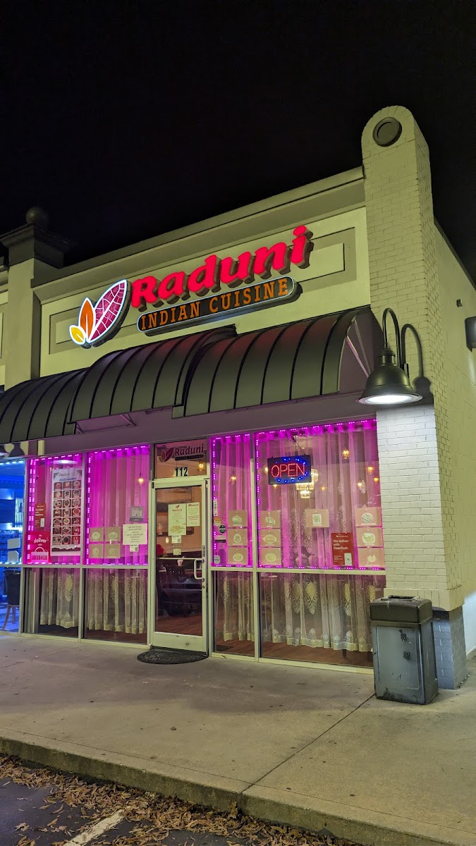 Raduni Indian Bangladeshi Cuisine